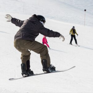 Los mejores centros de ski cerca de Santiago para visitar si te hospedas en Hotel Diego de Velázquez | Temporada Invierno 2026