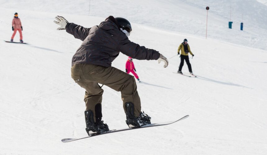 Los mejores centros de ski cerca de Santiago para visitar si te hospedas en Hotel Diego de Velázquez | Temporada Invierno 2026