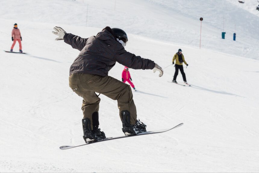 Los mejores centros de ski cerca de Santiago para visitar si te hospedas en Hotel Diego de Velázquez | Temporada Invierno 2026